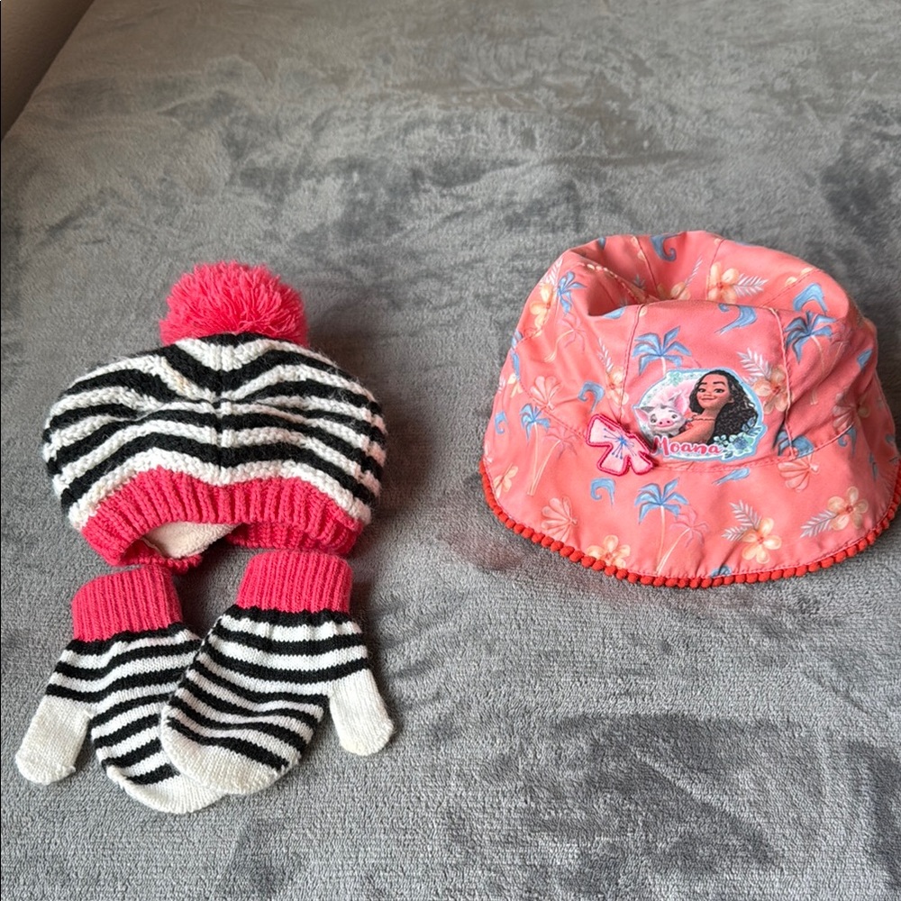 Disney Moana Bucket Hat Pink and Black Striped Knit Hat and Gloves Set